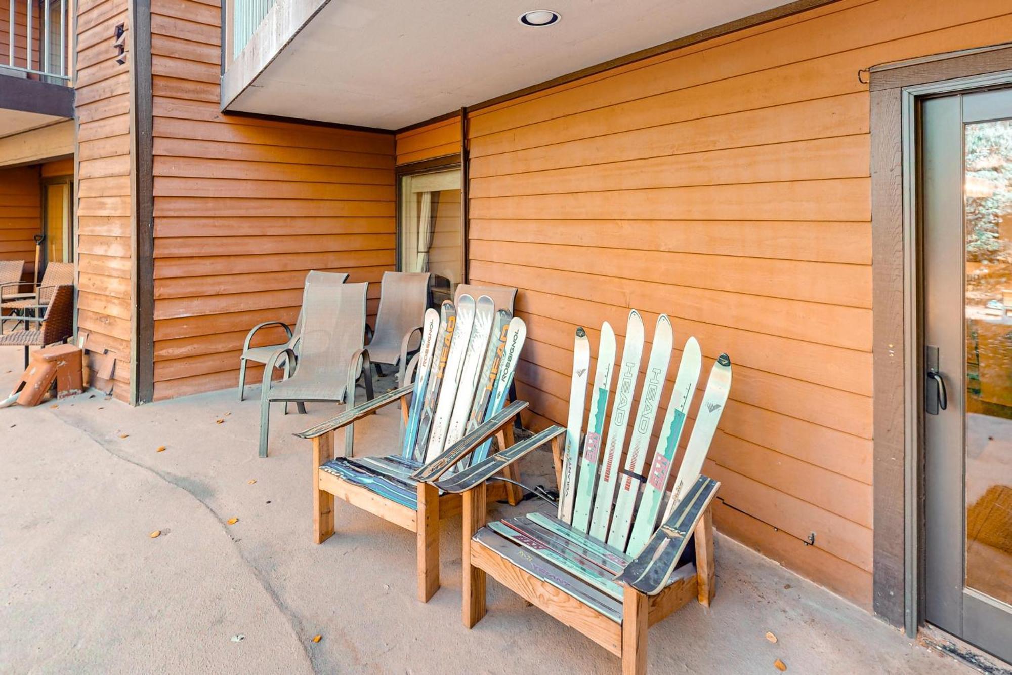 Ajs Outpost - Ski-In Condo - Fireplace & Hot Tub ブリッケンリッジ エクステリア 写真