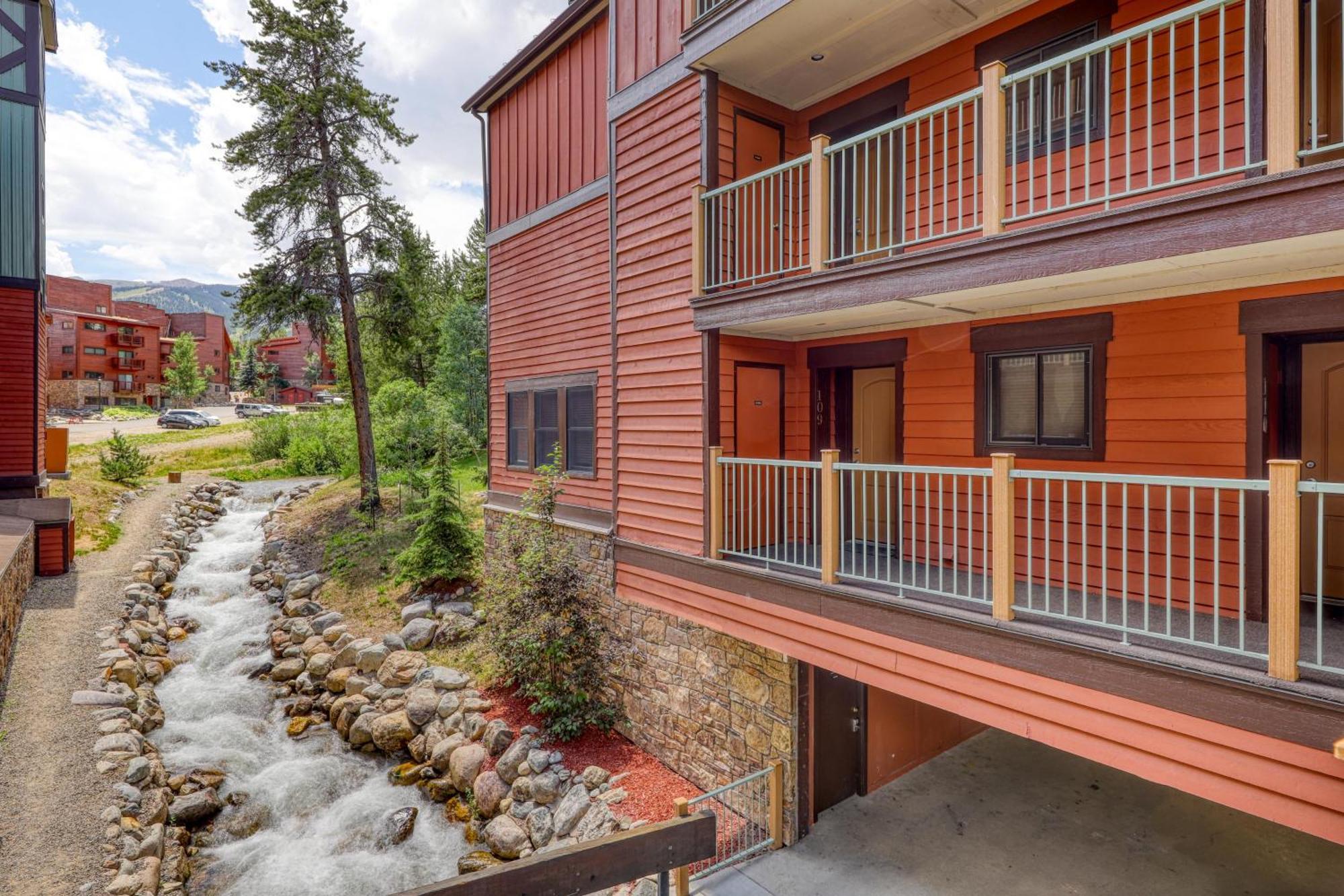 Ajs Outpost - Ski-In Condo - Fireplace & Hot Tub ブリッケンリッジ エクステリア 写真